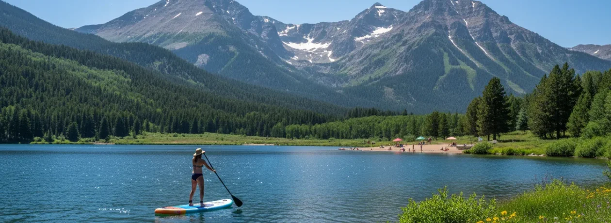 Paddle boarders on Nottingham Lake near Vail in summer